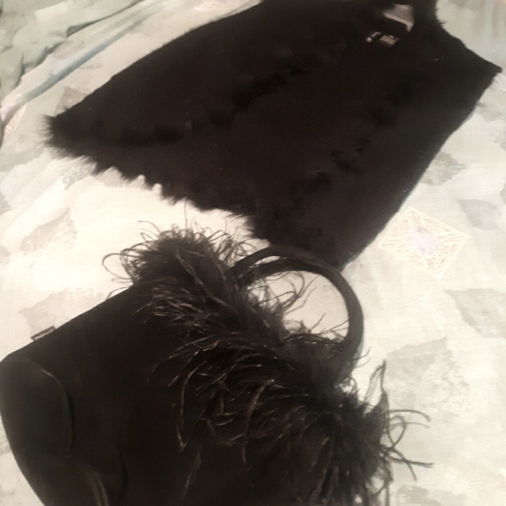 New Directions Petite Vest with Murval Bag